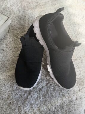 Mens Size10 Slip-On Athletic Shoes - Black
